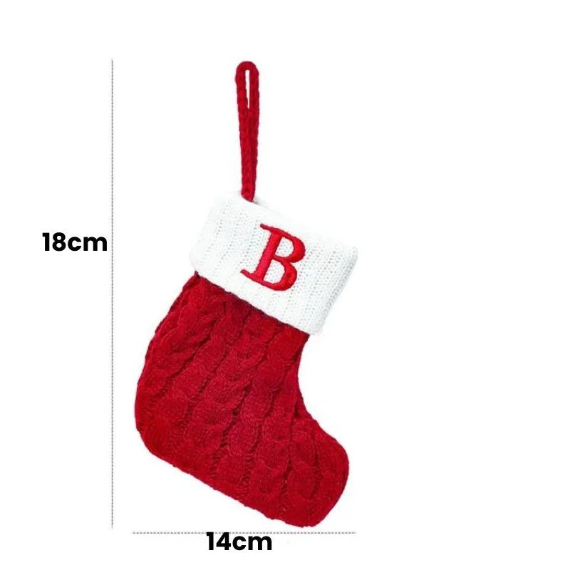Enfeite de Meias de Natal com Letras do Alfabeto - Decoração Festiva Personalizada