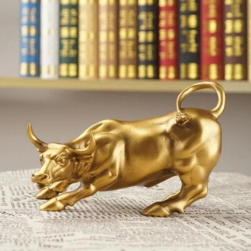 Estátua Decorativa Touro de Wall Street Dourado em Resina - Acessório de Decoração