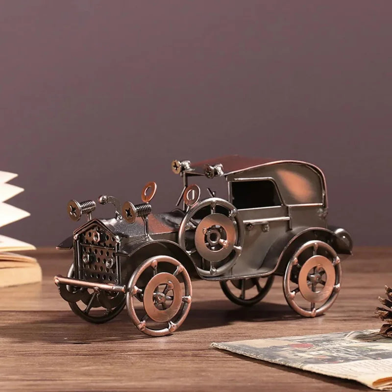 Miniatura de Carro Antigo em Metal para Decoração Retrô