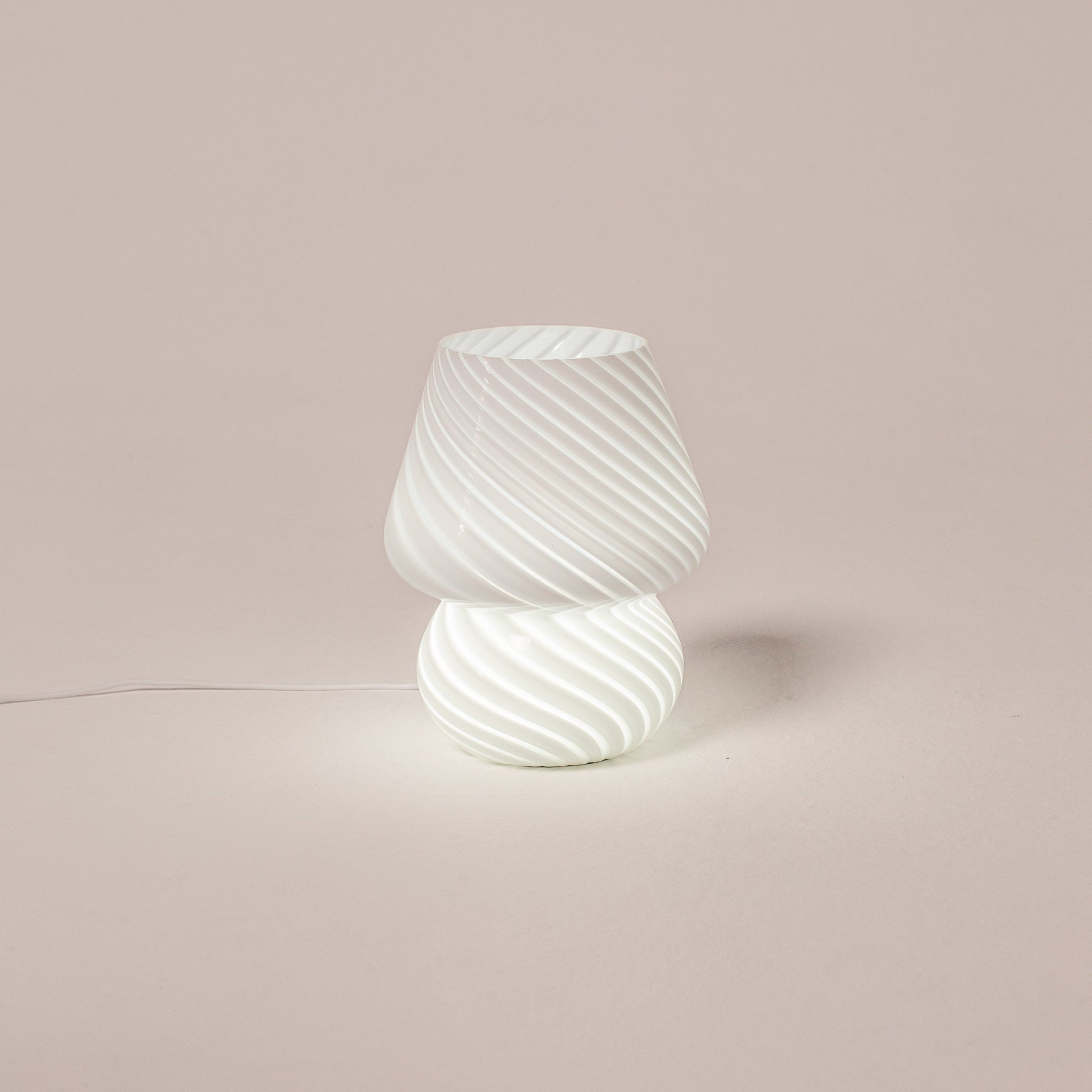 Abajur de Mesa Cogumelo em Vidro - Luminária Decorativa para Ambientes Modernos