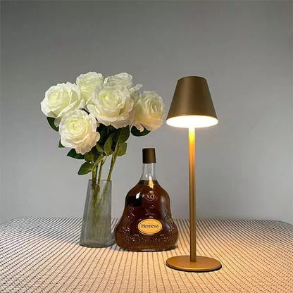 Abajur de Mesa Minimalista com Iluminação LED - Design Moderno e Elegante