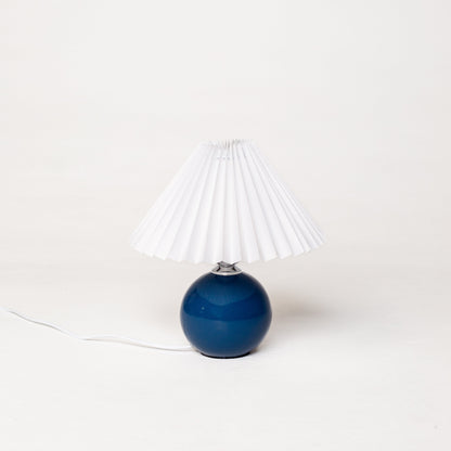 Abajur de Mesa Retrô Bivolt com Design Elegante - Iluminação Vintage para Ambiente