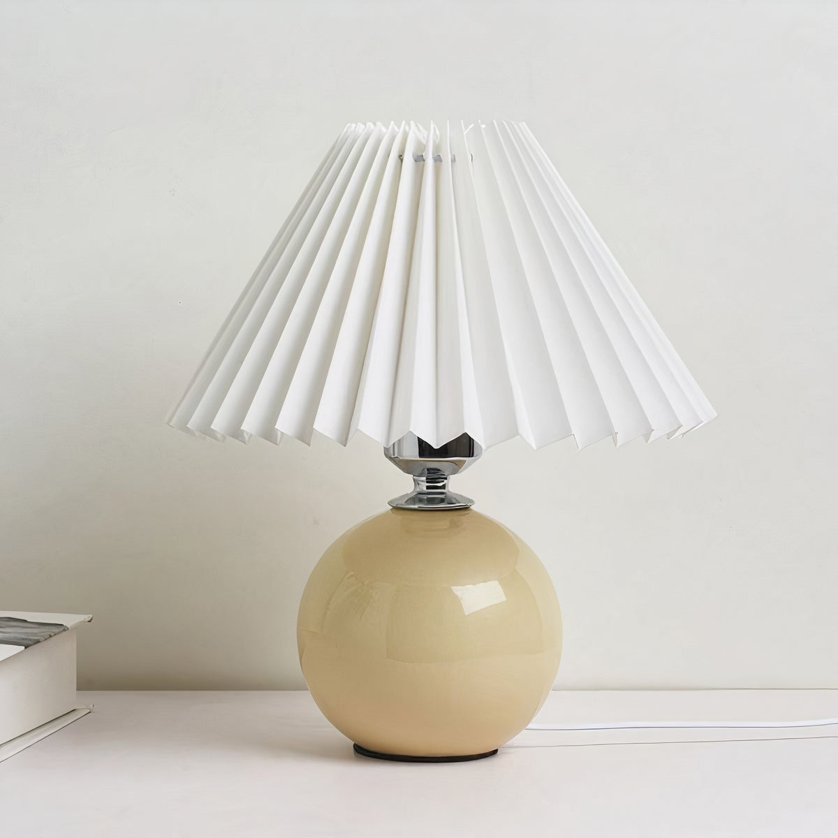 Abajur de Mesa Retrô Bivolt com Design Elegante - Iluminação Vintage para Ambiente