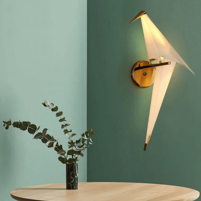 Arandela Dourada para Parede Interna - Design Origami