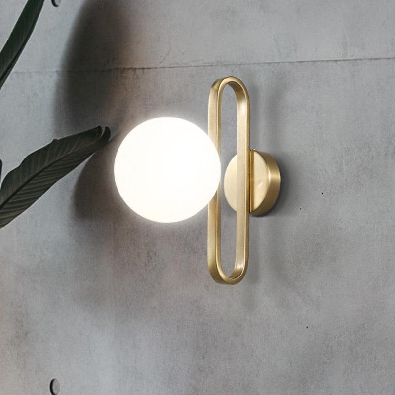 Arandela de Parede Interna Dourada com Iluminação LED - Design Moderno e Elegante