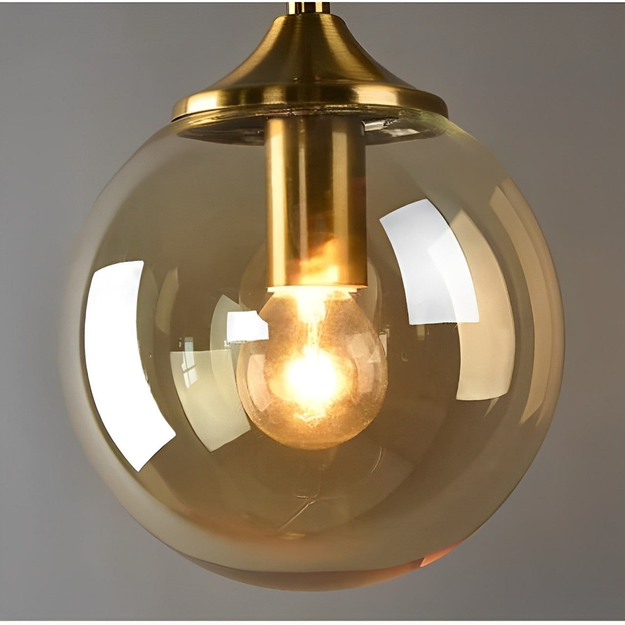 Arandela de Parede Interna Dourada em Formato de Globo - Iluminação Decorativa