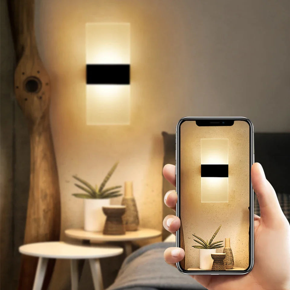 Arandela de Parede Interna Transparente com Sensor de Movimento e Luz LED