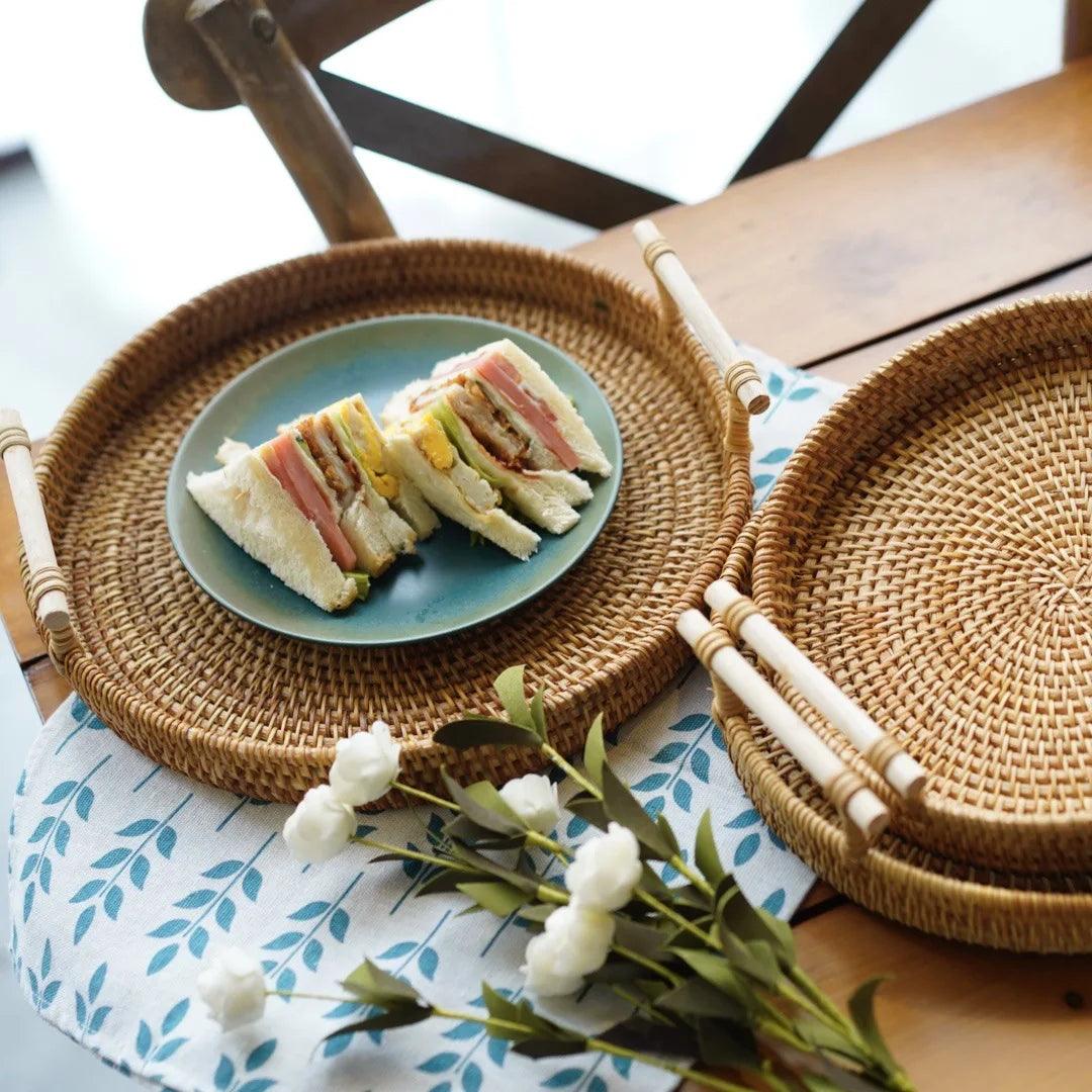 Bandeja Decorativa Redonda de Rattan para Cantinho do Café