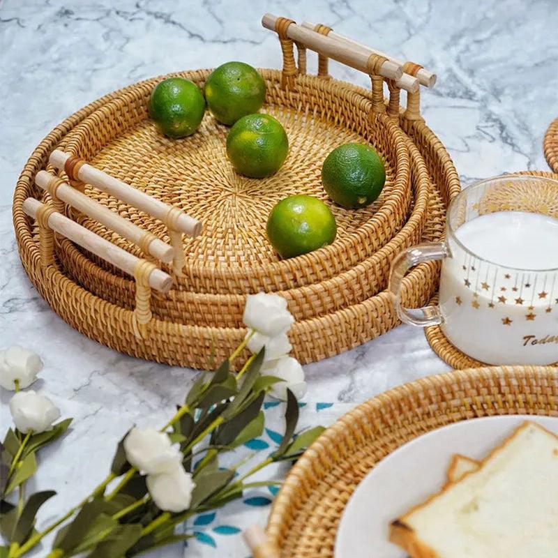 Bandeja Decorativa Redonda de Rattan para Cantinho do Café