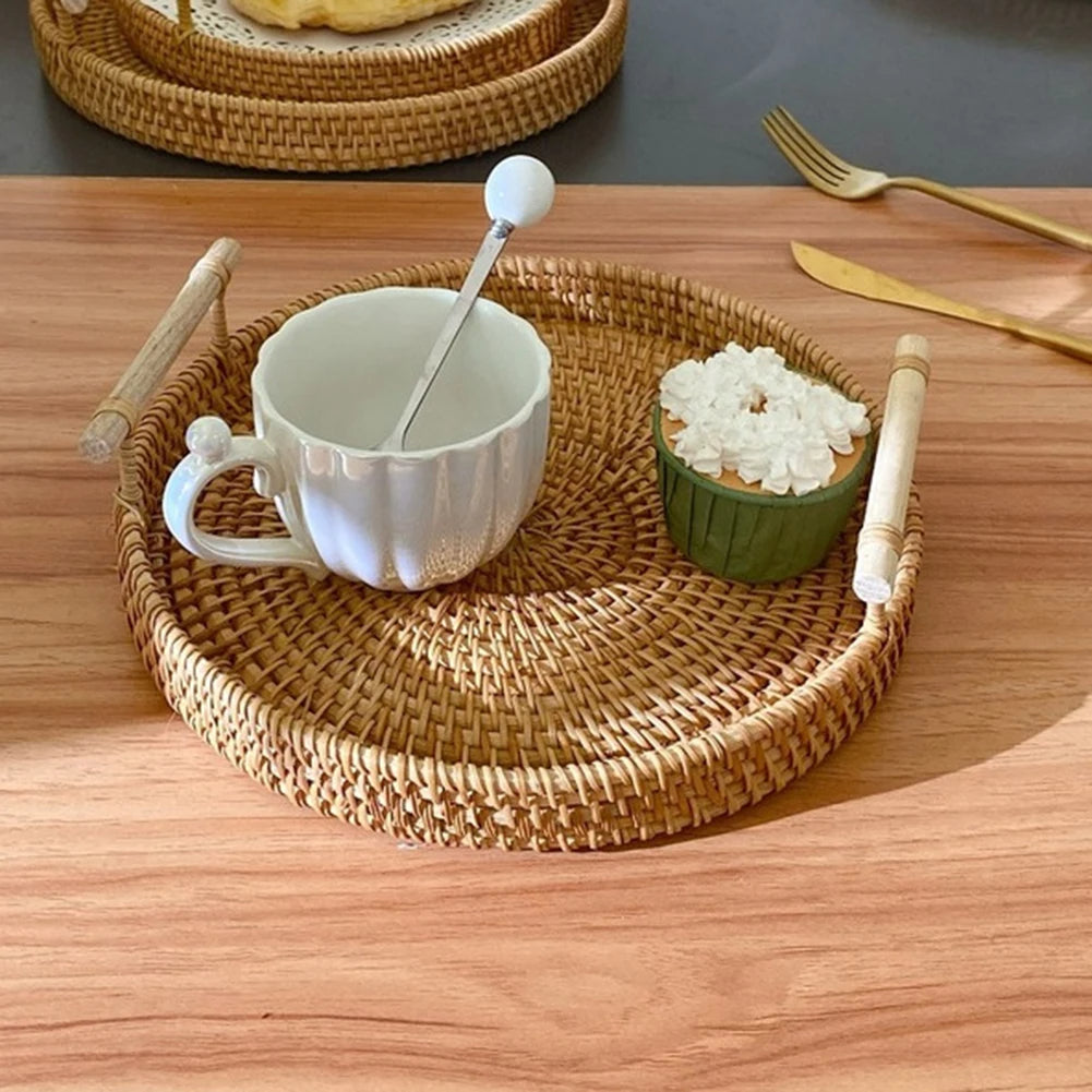 Bandeja Decorativa Redonda de Rattan para Cantinho do Café