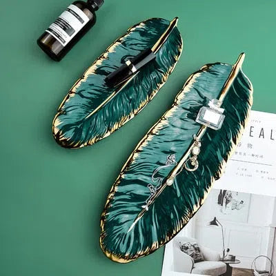 Bandeja de Cerâmica Europeia com Design Elegante