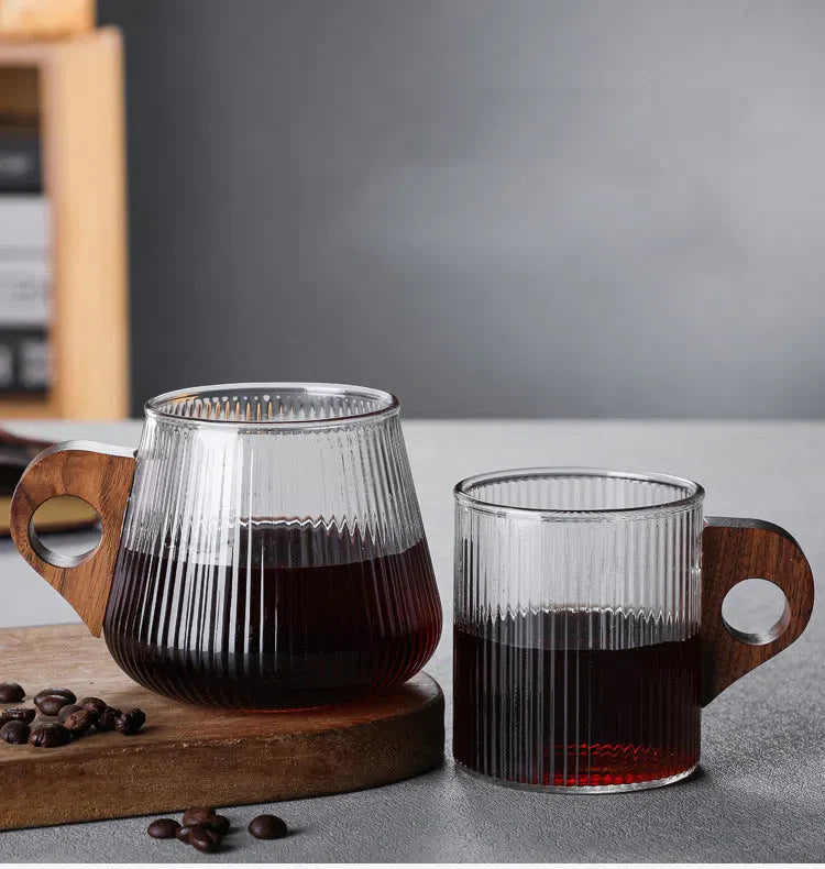 Caneca Canelada de Madeira - Design Elegante e Durável para Café e Chá