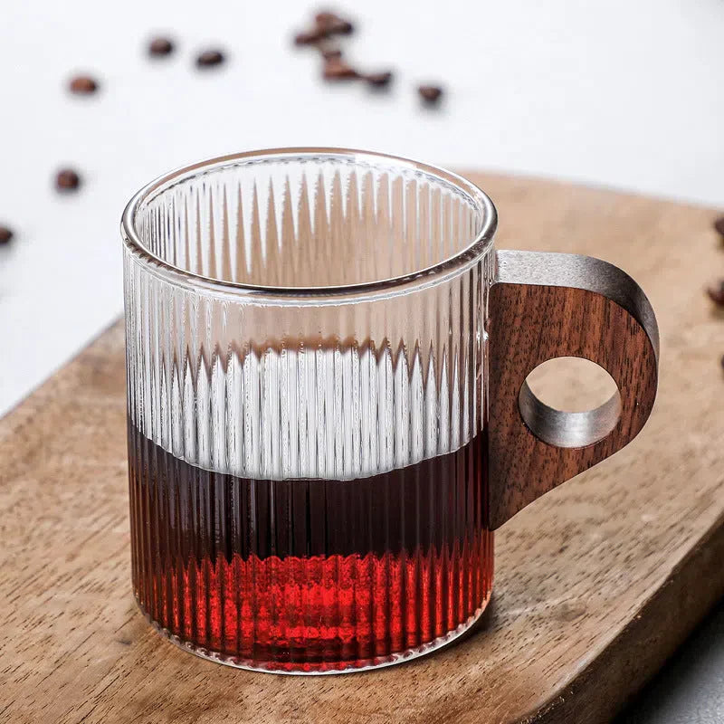 Caneca Canelada de Madeira - Design Elegante e Durável para Café e Chá