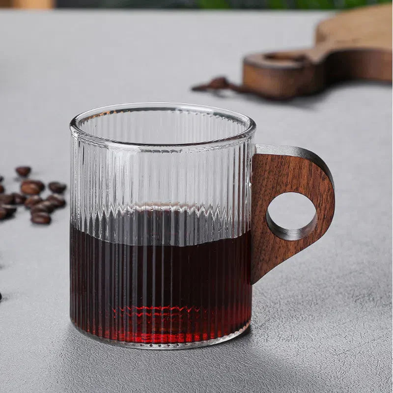 Caneca Canelada de Madeira - Design Elegante e Durável para Café e Chá
