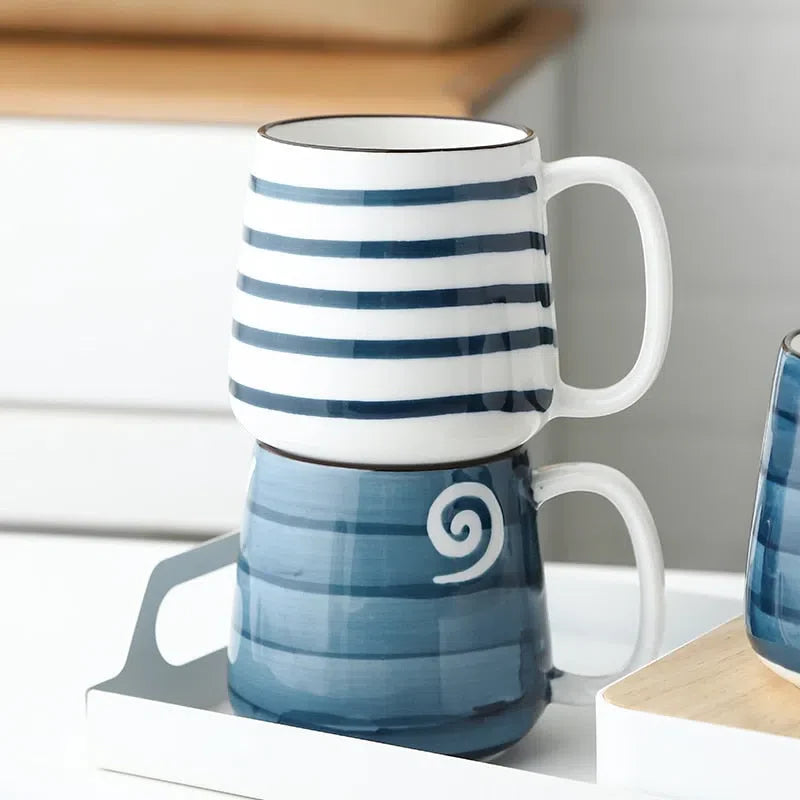 Caneca de Cerâmica Pintada à Mão Estilo Japonês - Capacidade de 500ml