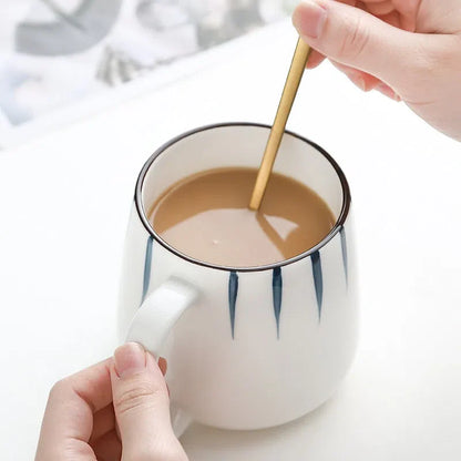 Caneca de Cerâmica Pintada à Mão Estilo Japonês - Capacidade de 500ml