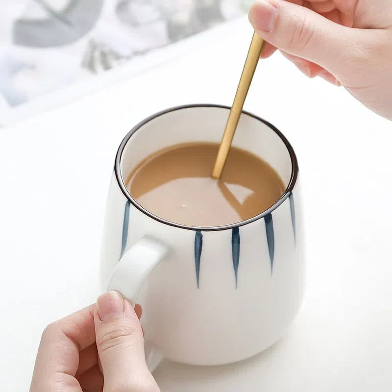 Caneca de Cerâmica Pintada à Mão Estilo Japonês - Capacidade de 500ml