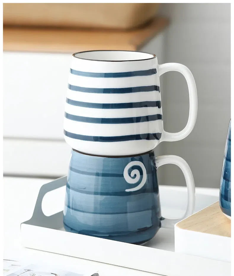 Caneca de Cerâmica Pintada à Mão Estilo Japonês - Capacidade de 500ml