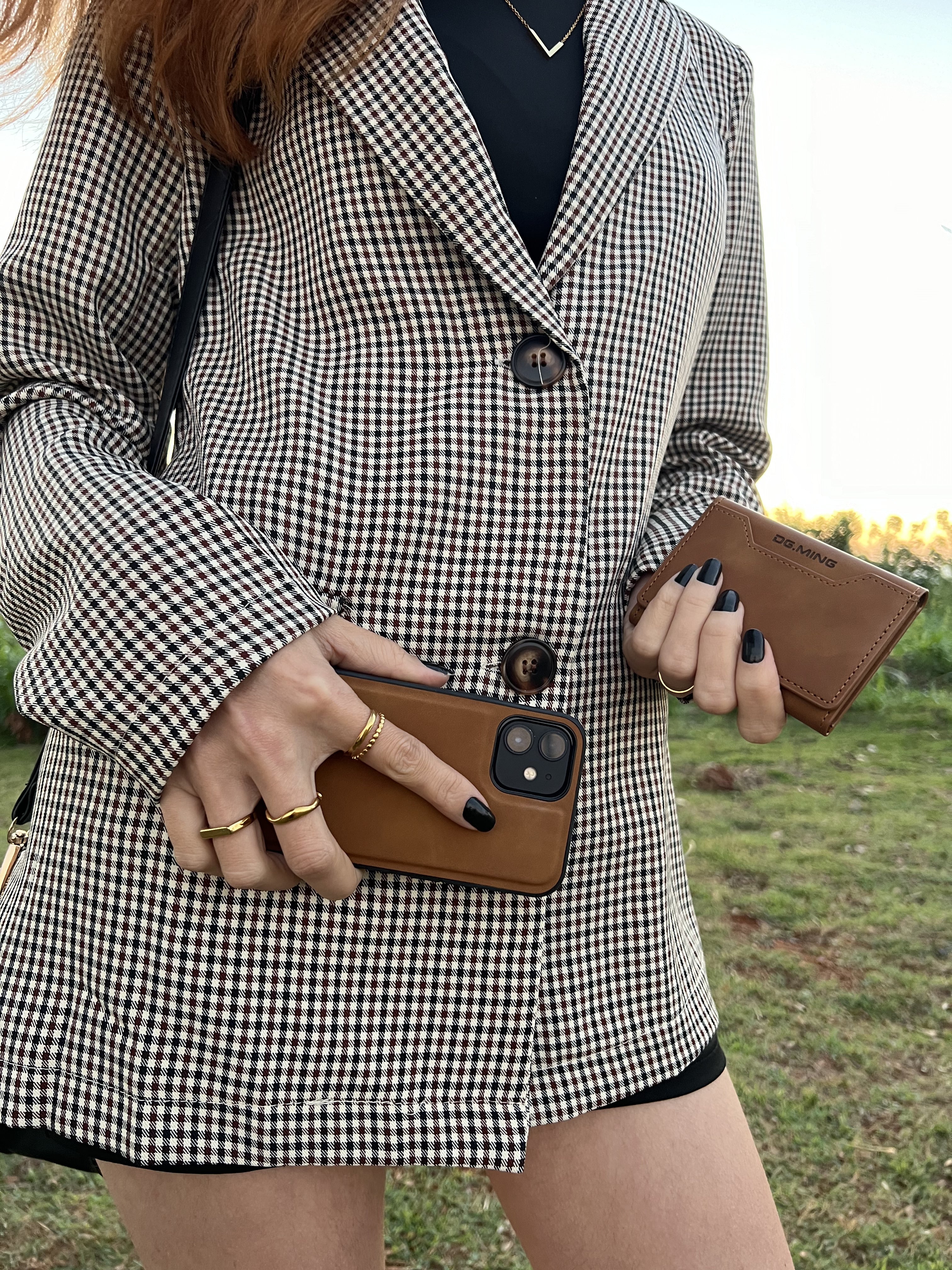 Capa Ultra Fina para iPhone de Couro com Carteira Magnética 2 em 1