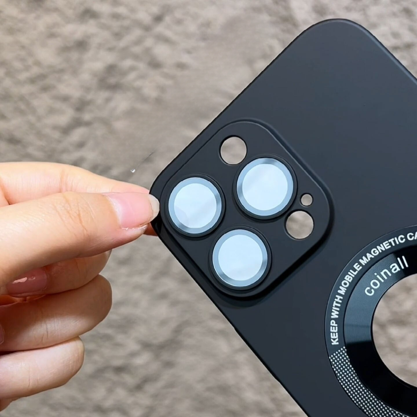 Capinha Premium para iPhone com Design em Destaque da Maçã