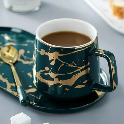 Conjunto de Cerâmica com Prato e Caneca - Ideal para Mesa Posta