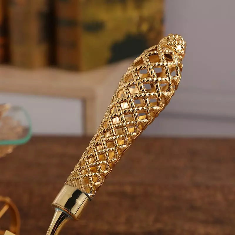 Conjunto de Espátula e Faca Dourada para Bolo - Utensílios de Cozinha Elegantes