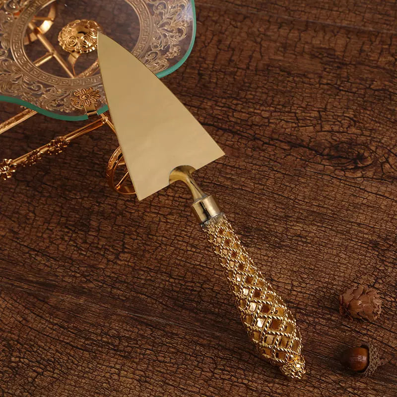 Conjunto de Espátula e Faca Dourada para Bolo - Utensílios de Cozinha Elegantes