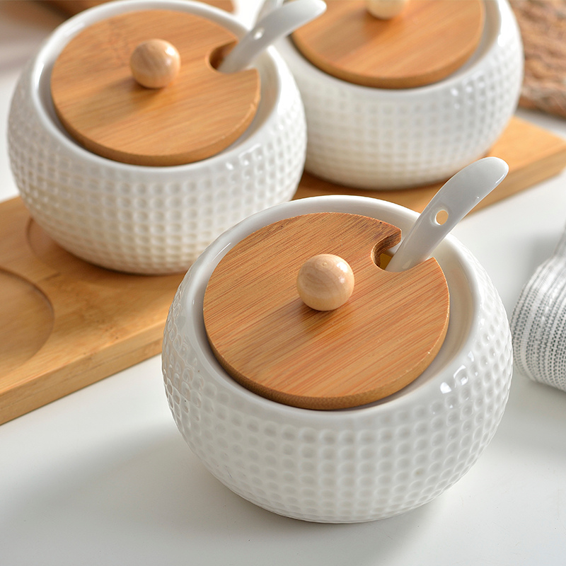 Conjunto de Porta Temperos em Cerâmica com Base de Bambu - Organizador de Temperos para Cozinha