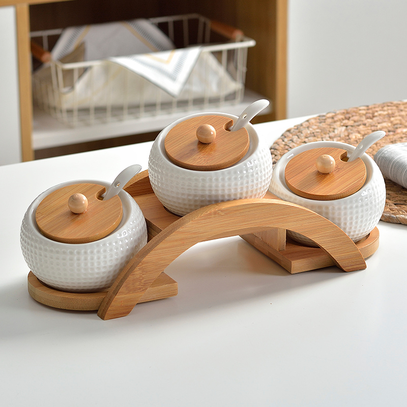 Conjunto de Porta Temperos em Cerâmica com Base de Bambu - Organizador de Temperos para Cozinha