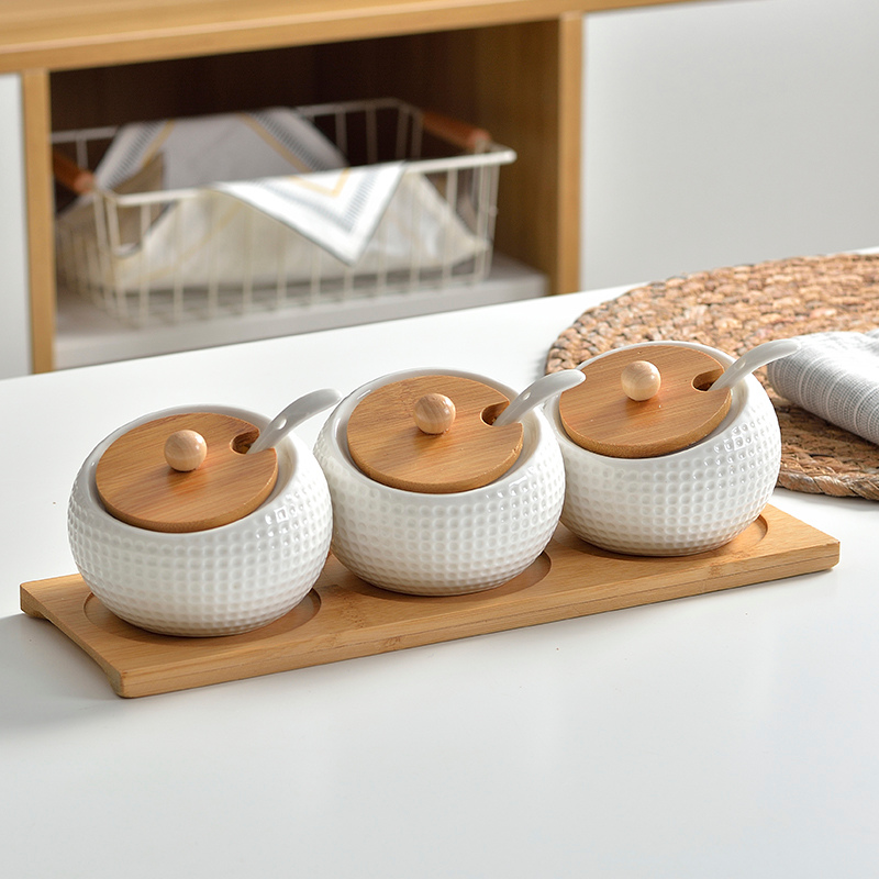 Conjunto de Porta Temperos em Cerâmica com Base de Bambu - Organizador de Temperos para Cozinha