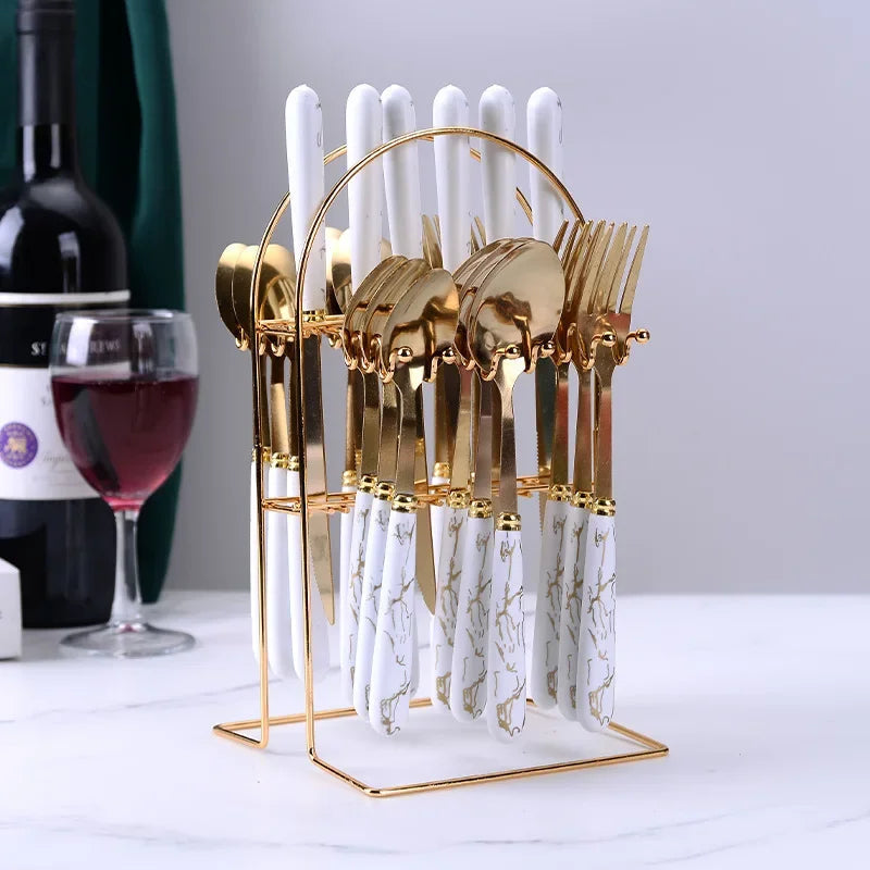 Conjunto de Talheres Dourados 24 Peças - Pratos e Utensílios para Jantar Elegantes