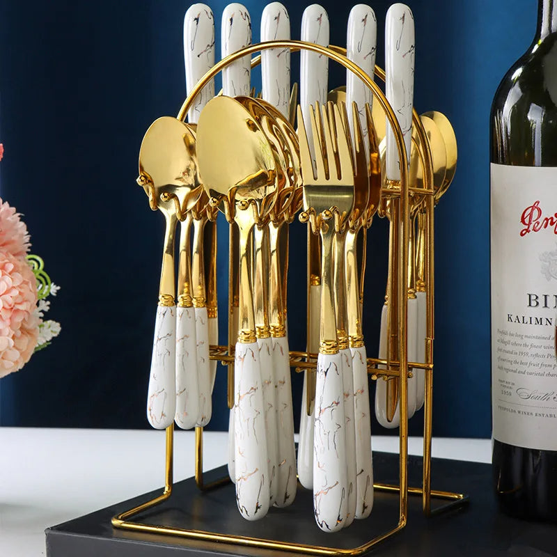 Conjunto de Talheres Dourados 24 Peças - Pratos e Utensílios para Jantar Elegantes