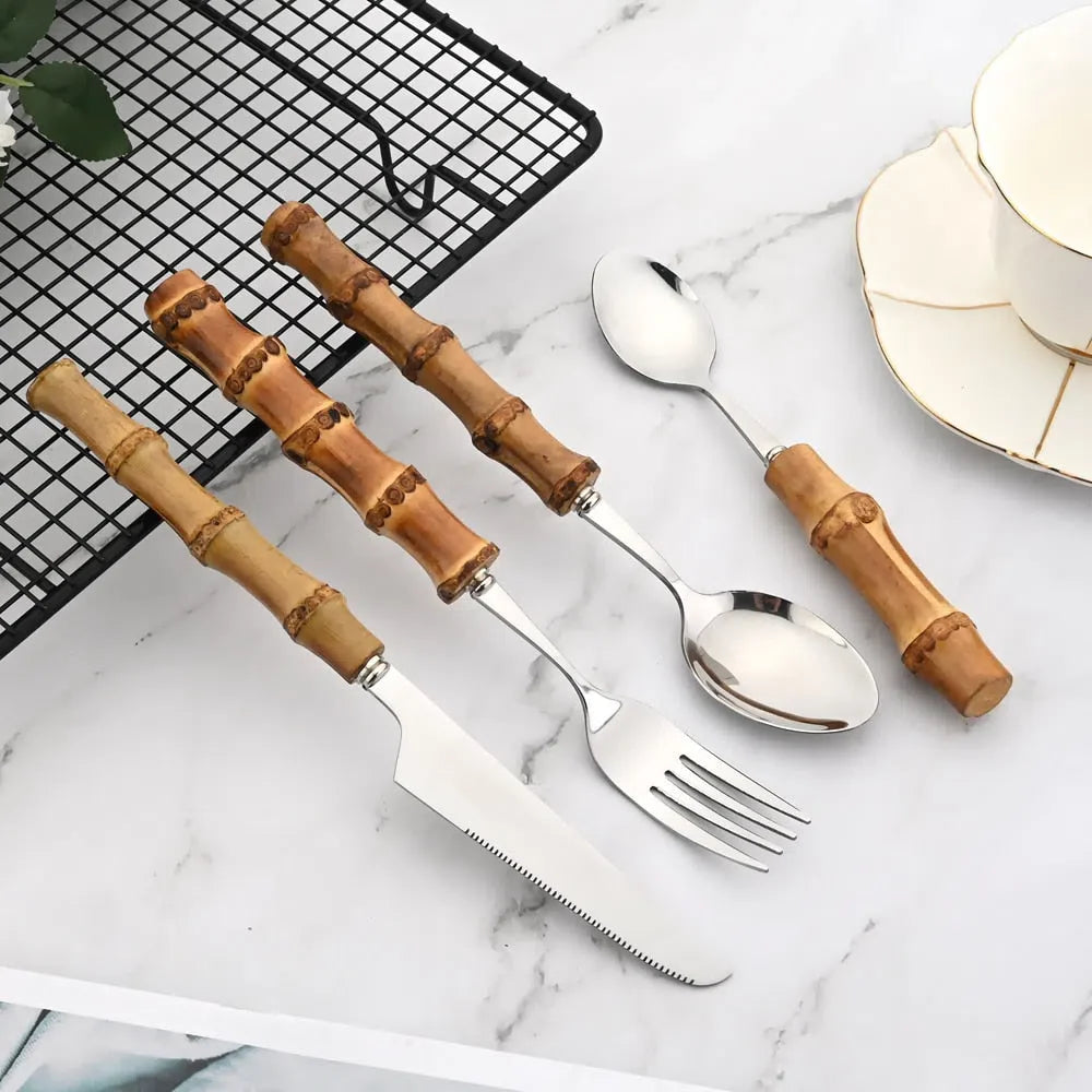Conjunto de Talheres de Aço Inoxidável com Cabo de Bambu - 24 Peças