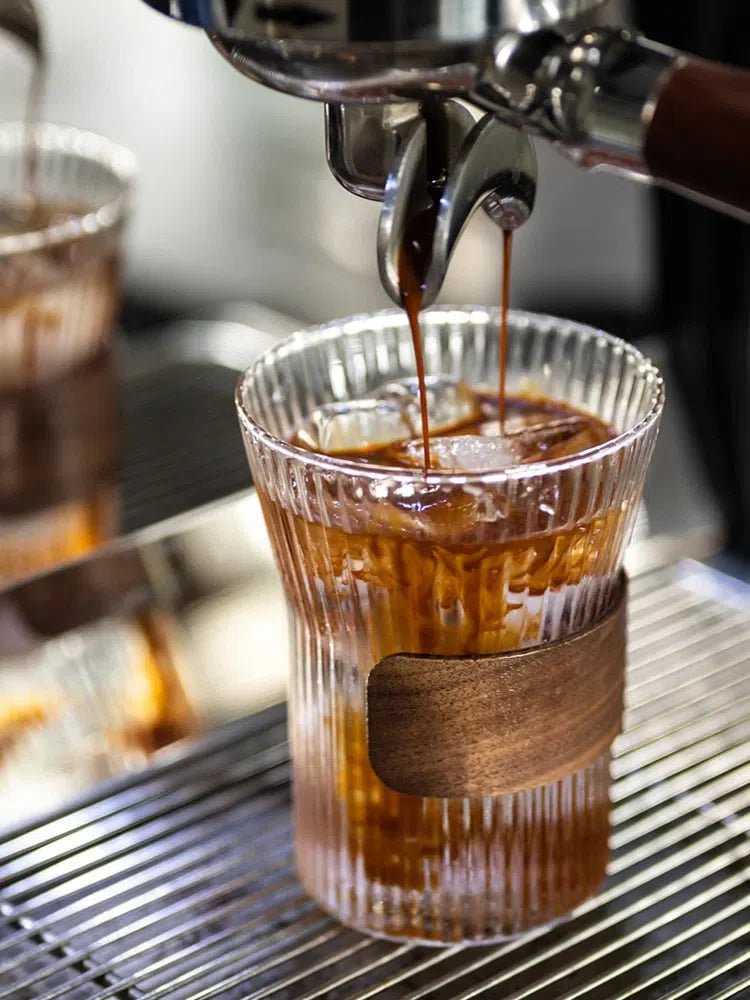 Copo Canelado de Vidro Estilo Japonês - Design Elegante para Bebidas