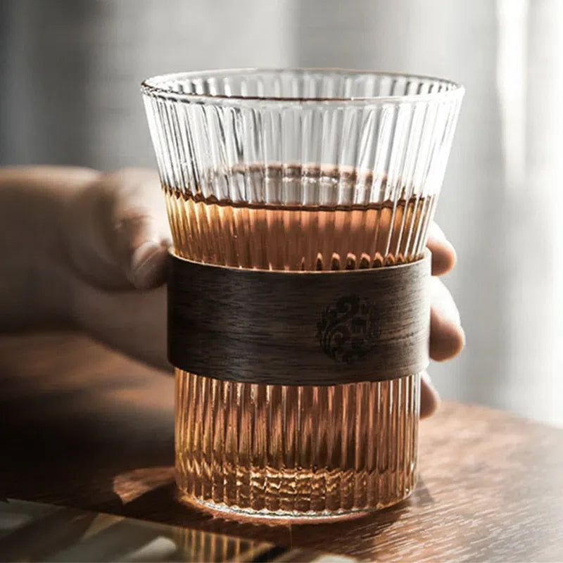 Copo Canelado de Vidro Estilo Japonês - Design Elegante para Bebidas