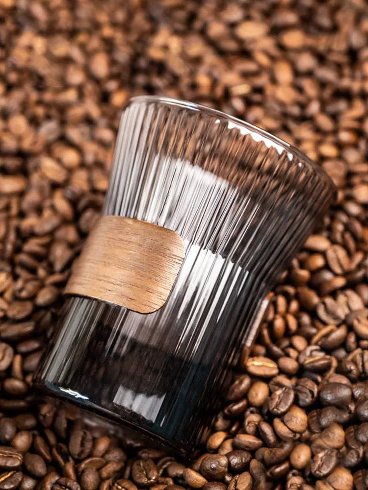 Copo Canelado de Vidro Estilo Japonês - Design Elegante para Bebidas
