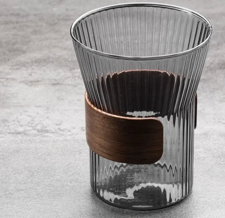 Copo Canelado de Vidro Estilo Japonês - Design Elegante para Bebidas