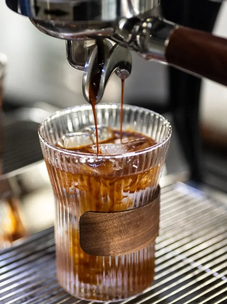 Copo Canelado de Vidro Estilo Japonês - Design Elegante para Bebidas