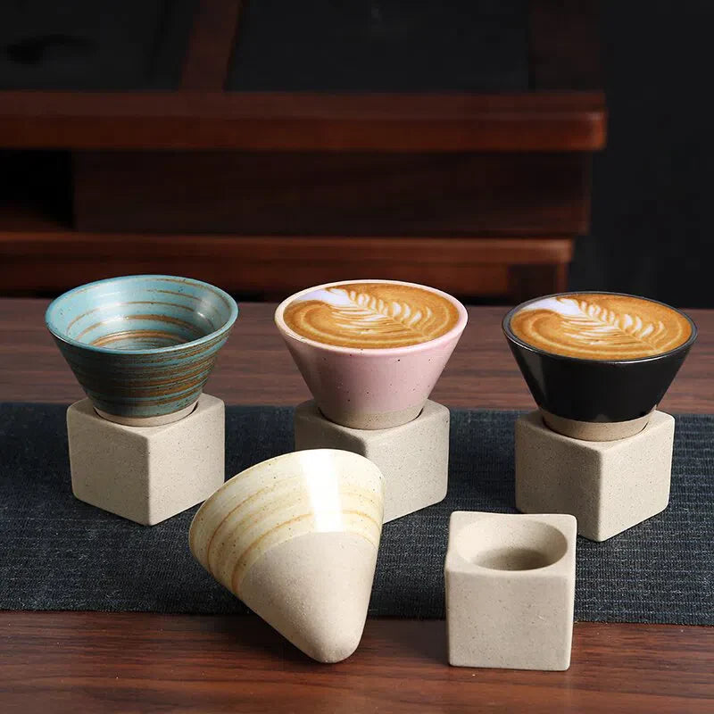 Copo Criativo em Cerâmica Decorativa para Bebidas