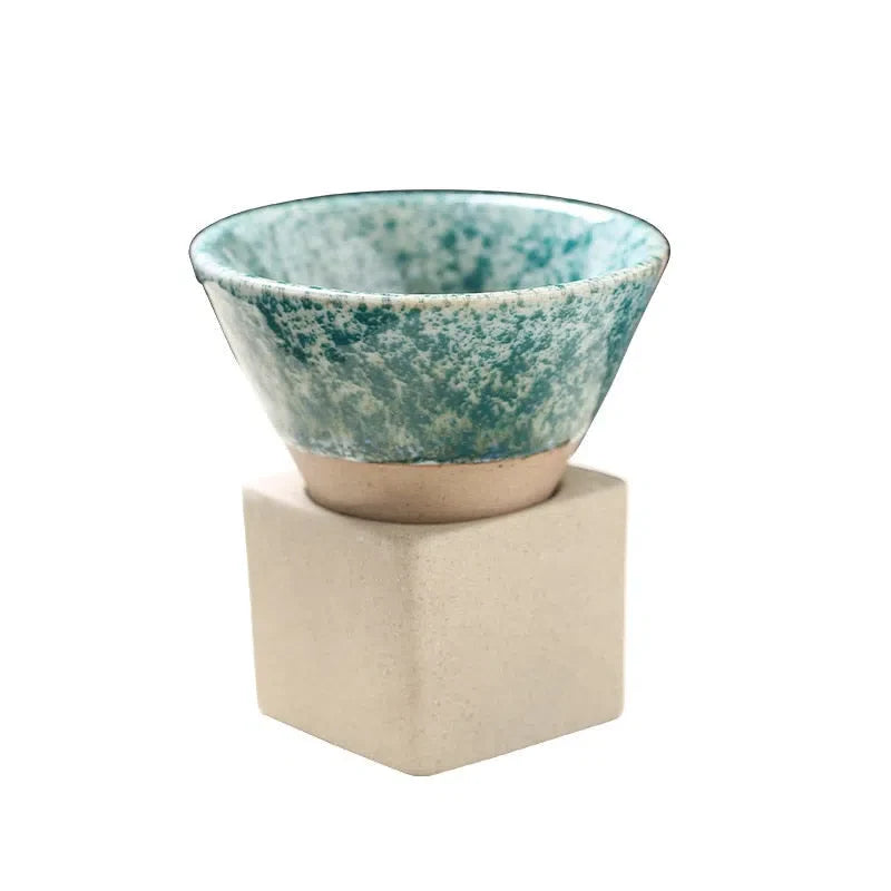 Copo Criativo em Cerâmica Decorativa para Bebidas