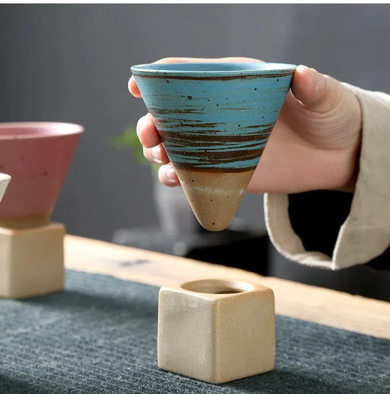 Copo Criativo em Cerâmica Decorativa para Bebidas