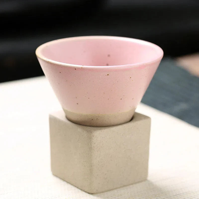 Copo Criativo em Cerâmica Decorativa para Bebidas