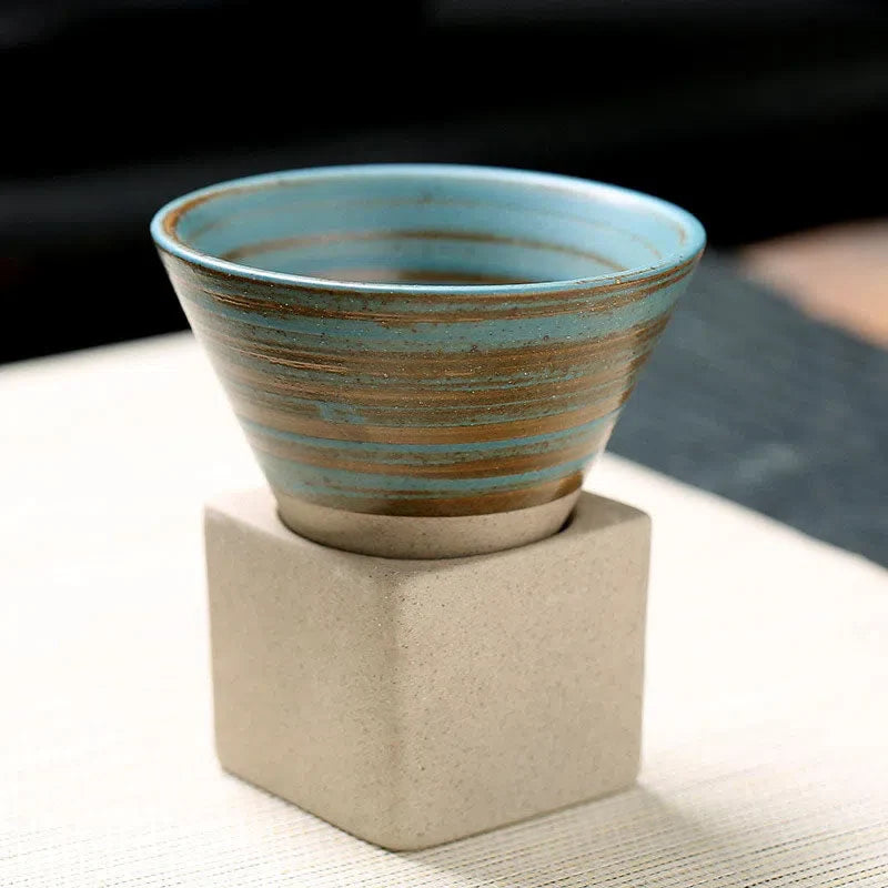 Copo Criativo em Cerâmica Decorativa para Bebidas