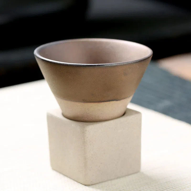 Copo Criativo em Cerâmica Decorativa para Bebidas