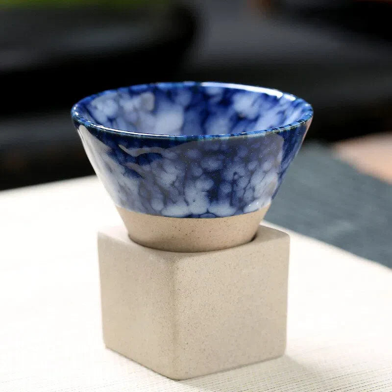 Copo Criativo em Cerâmica Decorativa para Bebidas