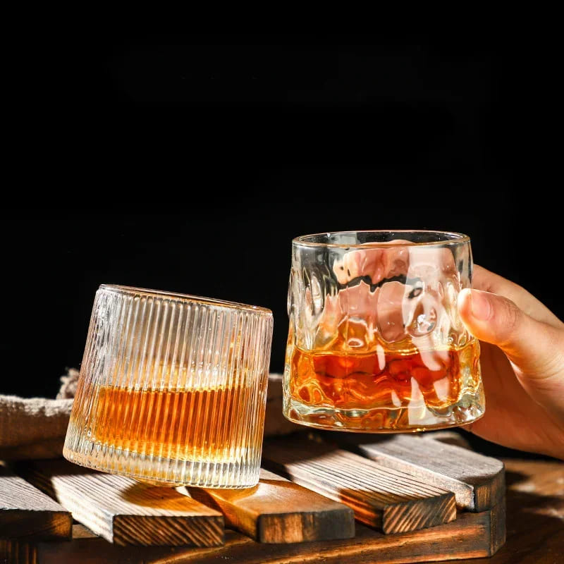 Copo de Whisky em Cristal com Base Rotativa para Bar em Casa