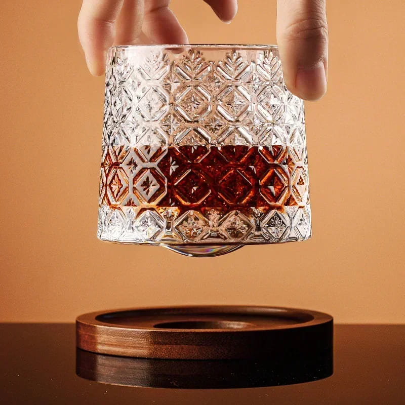 Copo de Whisky em Cristal com Base Rotativa para Bar em Casa