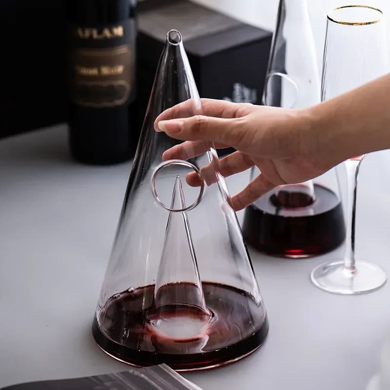 Decantador de Vinho e Whisky em Vidro com Design em Pirâmide para Bar em Casa