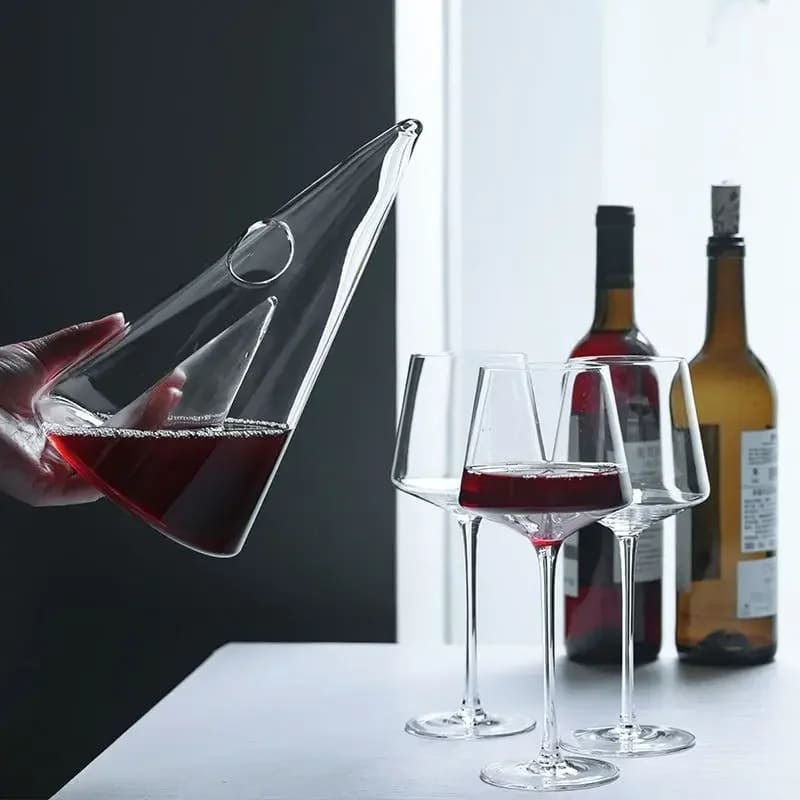 Decantador de Vinho e Whisky em Vidro com Design em Pirâmide para Bar em Casa