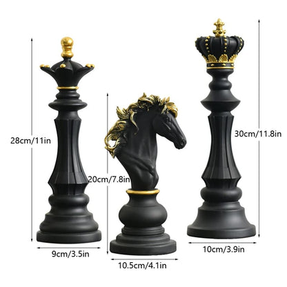 Decoração de Mesa em Resina com Estátua e Peças de Xadrez